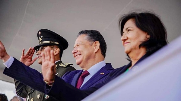 Con desfile Cívico Militar concluyen festejos patrios en Hidalgo