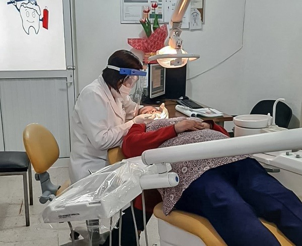 Adolescentes en Hidalgo presentan un promedio de 3 a 6 dientes permanentes afectados por caries