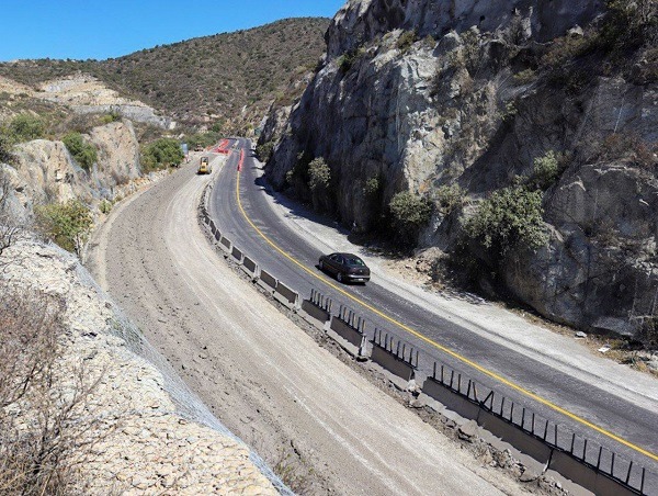 SIPDUS inicia reconstrucción de la Autopista Turística de la Montaña en Real del Monte