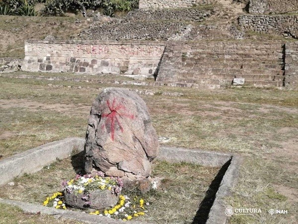 Inician denuncias penales tras pintas en la zona arqueológica de Huapalcalco