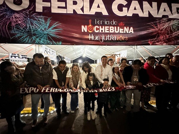 Gran apertura de la Feria de Nochebuena 2023 en Huejutla con presentación de Río Roma