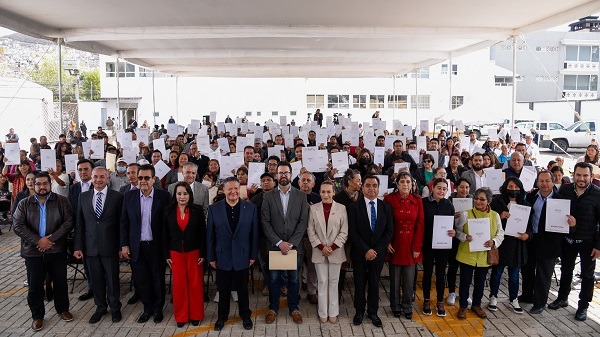 250 familias hidalguenses recibieron títulos de propiedad