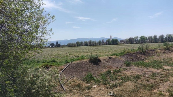 Detectan fuga de hidrocarburo en Tlahuelilpan, producto se derrama en canal de riego