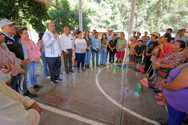 Supervisa titular de la SEPH avances en rehabilitación de escuelas afectadas por lluvias en Tepehuacán