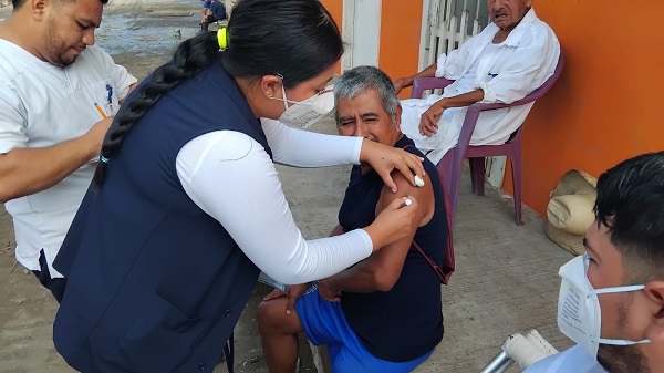 En acciones de salud, se han aplicado más de 33 mil vacunas en zonas afectadas por las lluvias