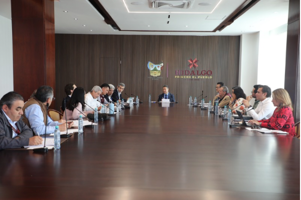 Menchaca Salazar verifica progreso del Plan Hídrico en Hidalgo