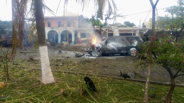 Explosión de coche bomba deja al menos cinco muertos en Coahuayana, Michoacán