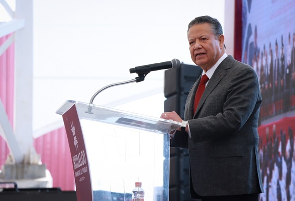 Julio Menchaca refuerza la seguridad y reconoce a policías de Hidalgo