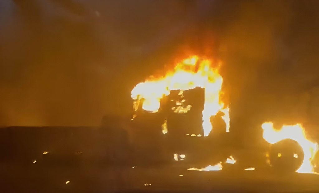 Explota pipa de gas LP en la autopista México–Querétaro