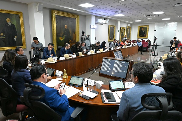Legisladores aprueban minuta federal para reducir la jornada laboral en el país