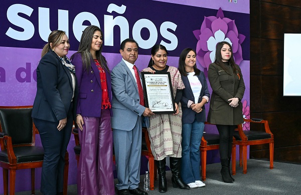 Congreso del Estado distingue a Eufrosina Cruz Mendoza con “La Mina del Tiempo” por su lucha a favor de las niñas y mujeres indígenas