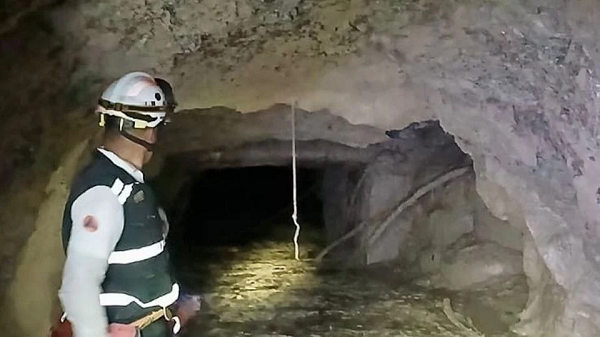 Rescatan con vida a uno de los 4 mineros atrapados en Sinaloa, tras 100 horas de trabajo