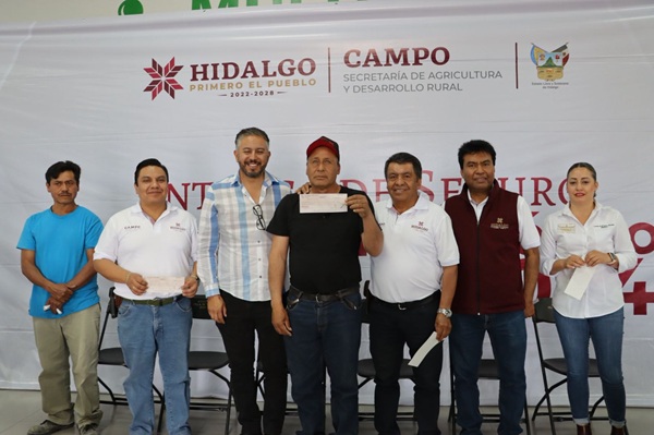 Entrega Saderh apoyos económicos por casi un millón de pesos a productores afectados por contingencias