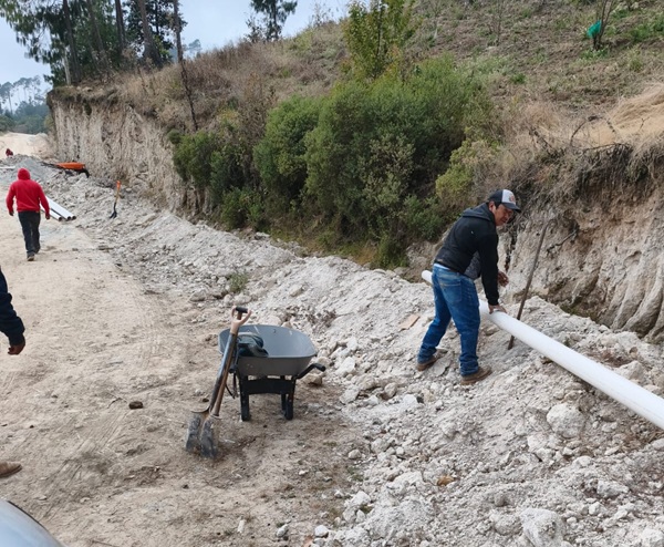 Con ampliación de red de agua potable, se abastecerá a zonas de difícil acceso en localidad de Acaxochitlán