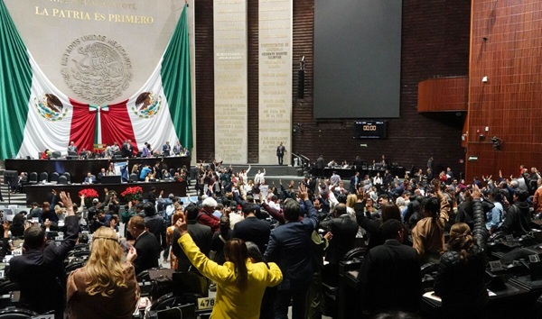 Senado avala reforma constitucional contra injerencia extranjera en elecciones; turnan a Congresos estatales