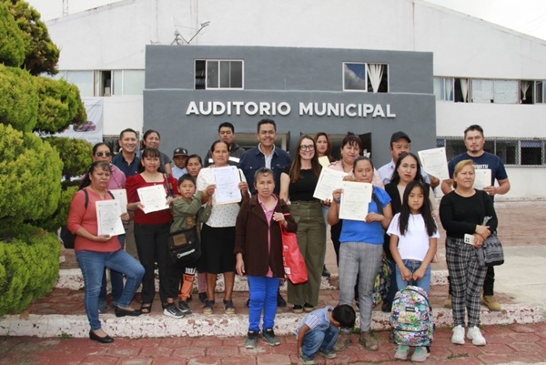 Mineral de la Reforma otorga bienestar patrimonial a vecinos de la mesa II