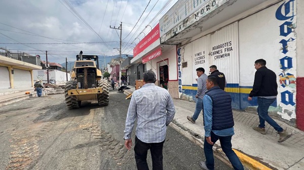 Caasim atiende afectaciones en la colonia Javier Rojo Gómez por daños en red sanitaria