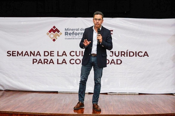 Inaugura Eduardo Medécigo la semana de la cultura jurídica para la comunidad