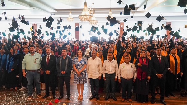 Gobierno municipal de Huejutla reafirma compromiso con la educación y la juventud