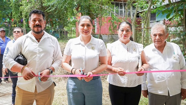 Respaldo del gobierno de Huejutla fortalece proyectos educativos y productivos en Secundaria Técnica de Ixcatlán
