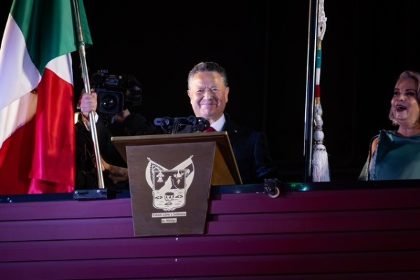Conmemora Julio Menchaca, junto con el pueblo de Hidalgo, el 216 aniversario del inicio de la Independencia de México