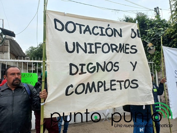 Trabajadores sindicalizados del ayuntamiento de Tepeji se van a paro; exigen mejores condiciones laborales