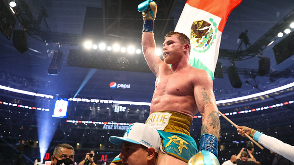 Canelo Álvarez visualiza su última pelea en el Estadio Azteca