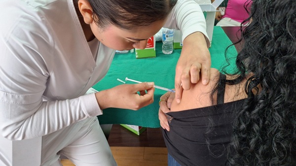 Hidalgo incrementa metas de vacunación contra influenza y COVID-19 para el invierno